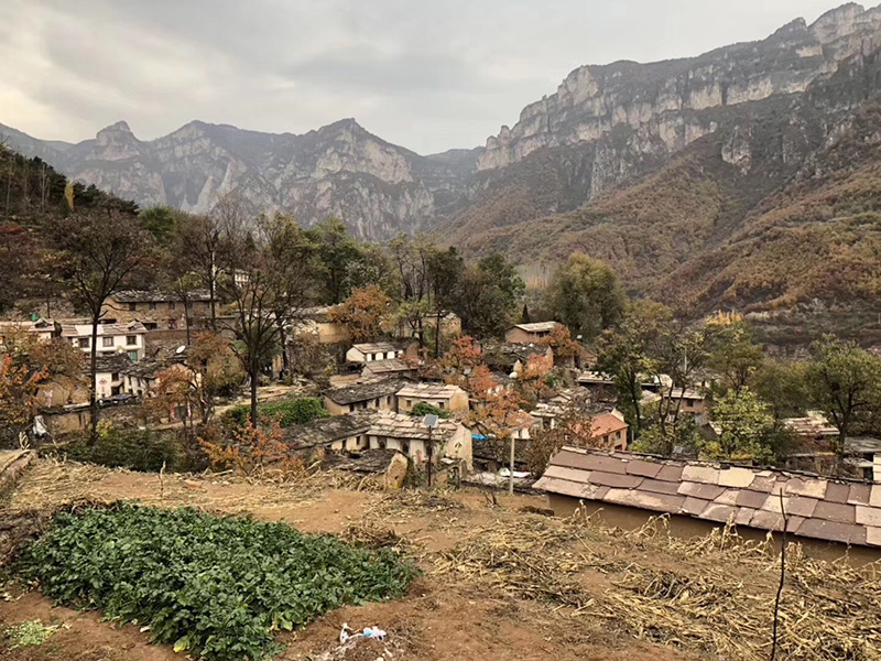 欢迎央美附中来到太行山高家台写生基地写生创作，用画笔记录太行